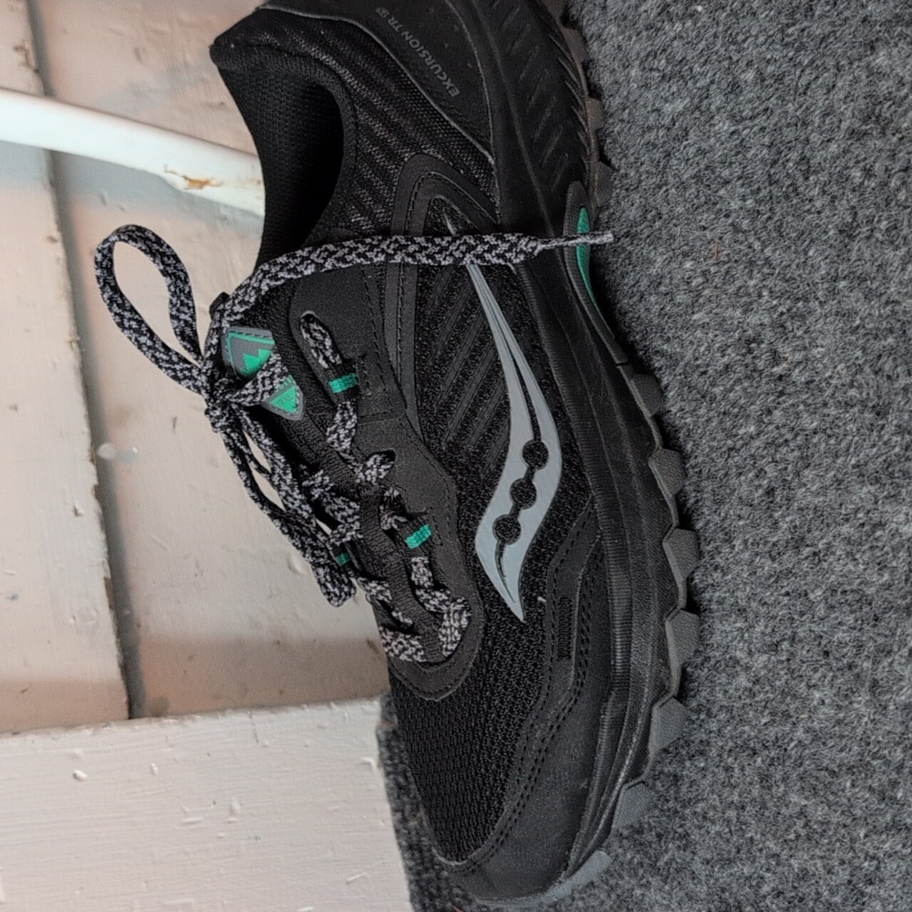 Saucony hiking shoes